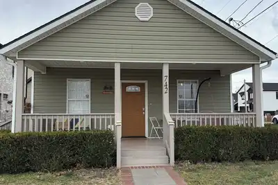 Bikes, Brews & Paws: Historic Downtown Retreat