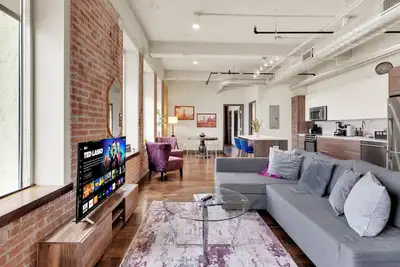 Image de Downtown Dallas - Sleeps 6 People! - Gym - Pool