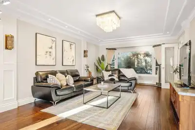 Image de Elegant Private Suite | Near Ubc & Kerrisdale