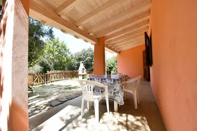 Image de Air-conditioned cottage with garden and barbecue