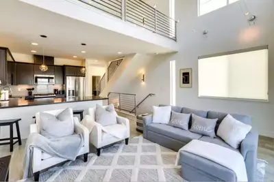 Image de Spacious 2-bedroom with Loft townhome in charming Reno with all the amenities