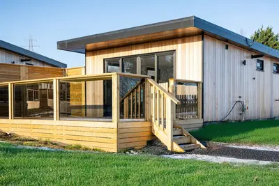 Image de Lovebird Lodge, pet friendly, with hot tub in Yarm