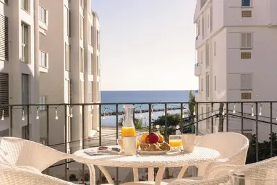Image de Terrace, parking, swimming pool and sea views