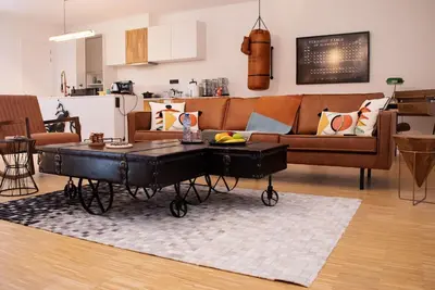 Image de \"Industrial Sanctum\" by Interhome