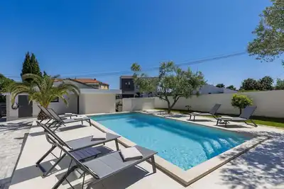 Image de Maison de vacances privée avec piscine privée, Wifi, climatisation, Tv, patio, animaux admis