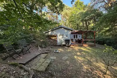 Image de Forest house on the lake with water access