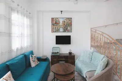 Image de Spacious 3-Bedroom Historic Home inside the Byzantine Castle