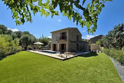 Charmante maison avec piscine privée