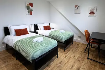 Image de 5 Bdr Home, Sleeps 9, Parking x4