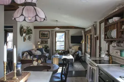 Image de 2 Bdrm 2 Bath Cottage Stay-away, Quiet and Cozy with Full Amenities