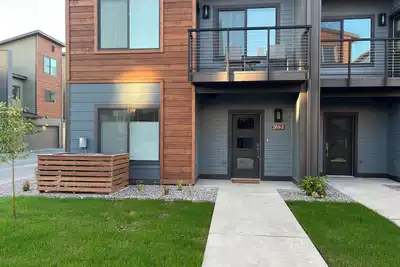 Image de Bright 3-Level Townhome in Whitefish — 2 Br + Loft & Balcony Whitefish, Mt.