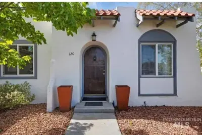 Image de La Villa - Hagerman: Within walking distance to many fine local eateries!