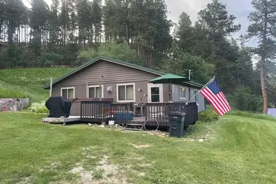 Image de Come stay at our Terry Gulch cabin - Lose the Noise and Experience the Hills.