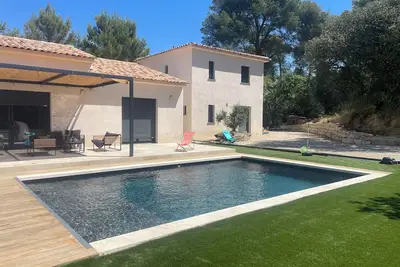 Image de Villa spacieuse avec piscine dans le sud Luberon