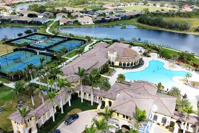 Image de Luxury 3br Coach Home in Gated Gran Paradiso -Resort Amenities, Pool & Views!