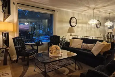 Image de Casa Di Fiore Cozy and Stylish Home near from Calgary Airport