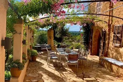 Image de Traumhafte Naturstein-Finca in ruhiger Lage by Interhome