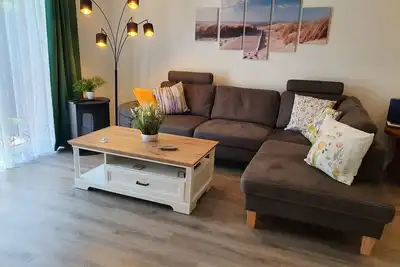 Image de Komfortable Ferienwohnung in Ostseebad Damp mit Großer Terrasse by Interhome