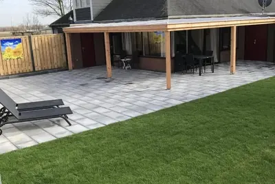 Image de Schöne Ferienhaus in einem familienfreundlichen Ferienpark mit gemeinschaftlich by Interhome