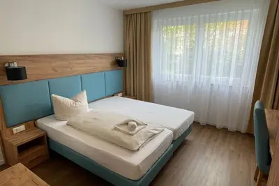 Image de Kernsanierte Ferienwohnung in ruhiger und zentraler Lage by Interhome