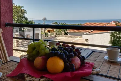 Image de Wohnung in Utjeha-Bušat mit Terrasse und Grill by Interhome