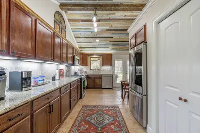 Image de Beautiful 2-bedroom/3 full baths on the tranquil San Bernard River in Brazoria