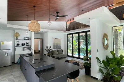 Image de 400 m from Playa Negra, 3 bedrooms with air conditioning, swimming pool