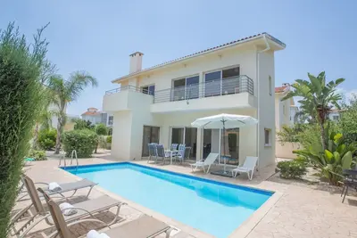 Image de Wunderschöne Ferienvilla in Strandnähe by Interhome