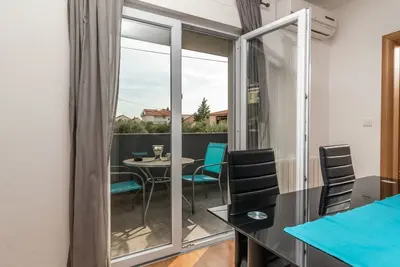 Image de Superior-Apartment mit einem Schlafzimmer in Strandnähe by Interhome