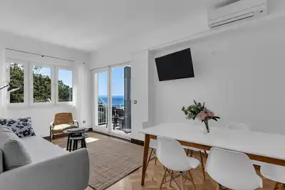 Image de Pine Canopy Zwei-Zimmer-Wohnung A8 by Interhome