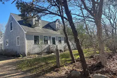 Image de 4-bedroom house in lovely Edgartown. . Centrally located