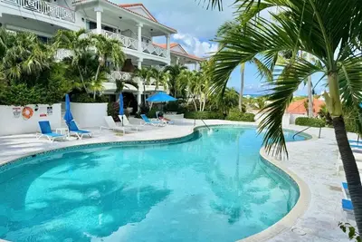 Image de Cozy retreat located at Queen Angel Resort, step away from beautiful beach