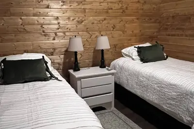 Image de Brand new 3-bedroom lake cabin with hot tub in cozy Bagley