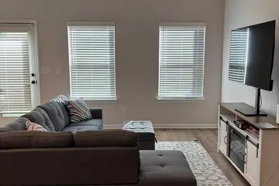 Image de Wonderful 3-bedroom charming Atlanta cottage with Steam Sauna and Gaming Station