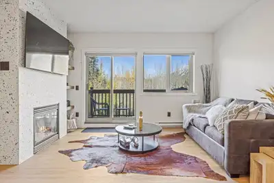 Image de Spacious 2br Minutes from Downtown w/ Pool+Hot Tub