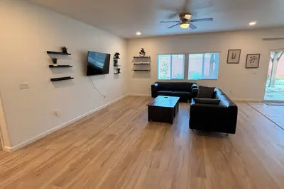 Image de Spacious 5-bedroom house in adorable Manteca with Ac