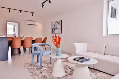 Image de 4a • Sleek 3br Apartment • Ideal for 8 Guests