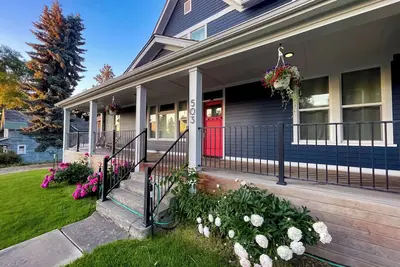 Image de Vibrant 4-Bed Perry District Unit: Full Kitchen, Outdoor Living – Groups' Dream!