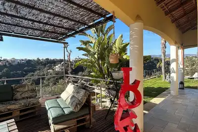 Image de Villa 8 personnes sur les collines niçoises, climatisée et avec piscine