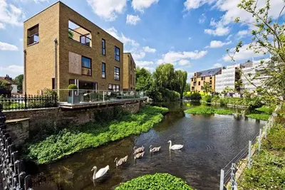 Image de Tranquil 2 Bed, 2 Bath Apartments walking distance from the Uxbridge town centre