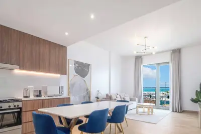 Lux  The La Mer Sea View Suite 3