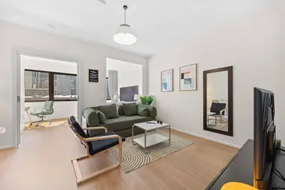 Image de Central Emporium | Urban Oasis 1br w/King Bed 4max