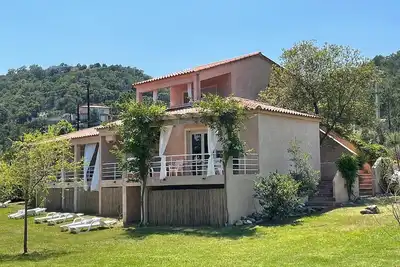 Studio   1 pièce à vivre   terrasse vue mer