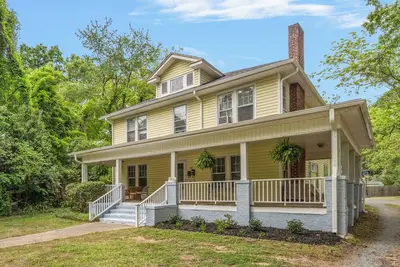 Image de Gorgeous & Cozy 2br Modern Farmhouse Apartment Minutes to Uptown Charlotte