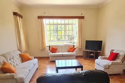 Image de Bright, airy and spacious apartment with beautiful lawns in Karen