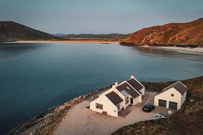 Image de Beautiful 4-bedroom cottage with stunning ocean views outside Downings/Donegal