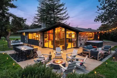 Image de New! Stunning views | Hot tub | 19mi to Yosemite