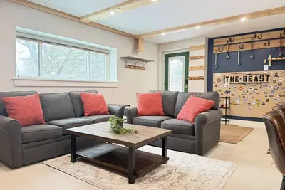 Image de Bearathon- Shuttle on shuttle off, Hot tub, pool!