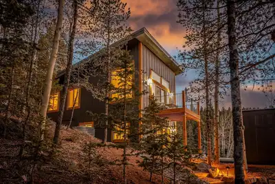 Image de Stunning Modern Mountain Retreat w/ Hot Tub, Fire Pit
