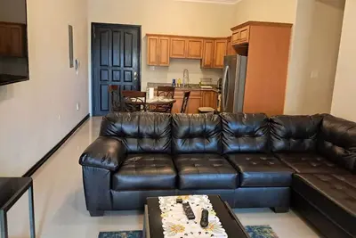 Image de 2-bedroom condo in delightful Kingston with cool Ac